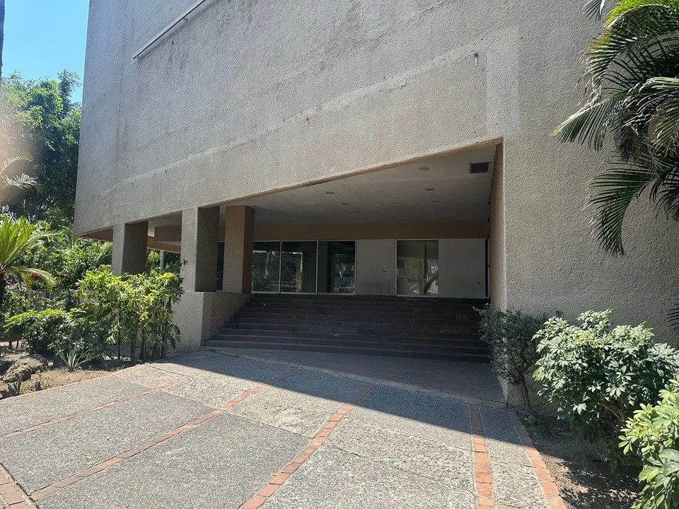 Local en renta, Vallarta Poniente, exterior de hotel Fiesta Americana, Guadalaja