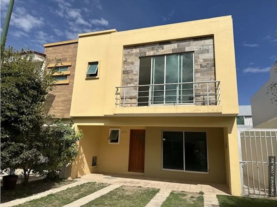 Casa en renta en condominio Los Almendros, Zapopan
