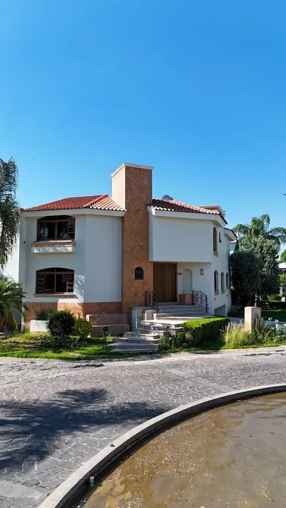 Foto 2 de Casa Venta en esquina en Condominio Valle Real