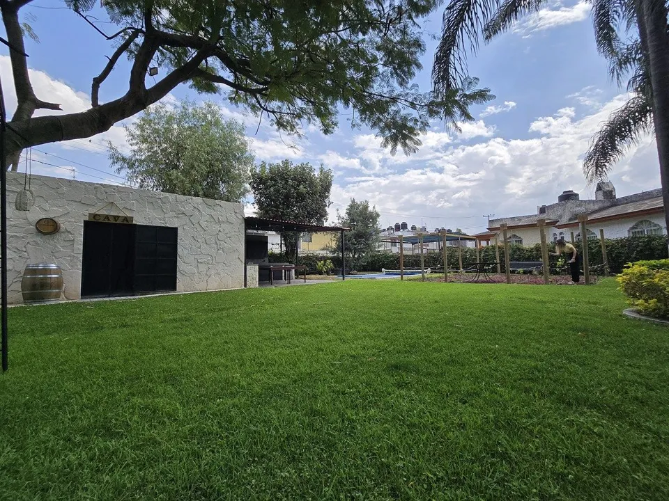 Foto 3 de Casa en Venta de una Planta  con 1,108 m² de Terreno | Coto Privado "Santa Ana T