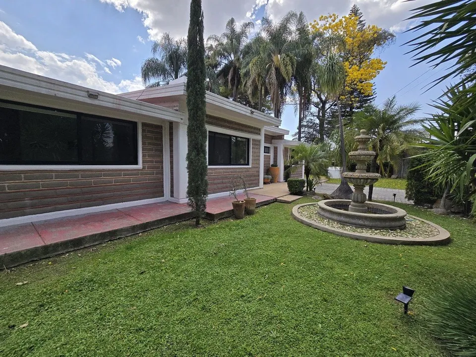 Foto 4 de Casa en Venta de una Planta  con 1,108 m² de Terreno | Coto Privado "Santa Ana T