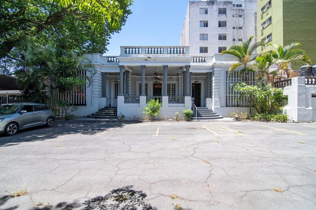 Casona Patrimonial en Venta en Colonia Americana