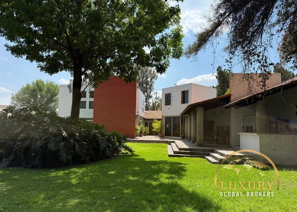 Enorme Casa en Venta en Ciudad Bugambilias, Zapopan, Jalisco