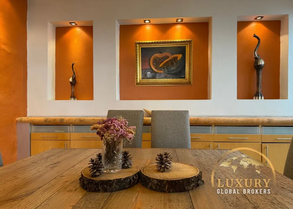 Foto 5 de Enorme Casa en Venta en Ciudad Bugambilias, Zapopan, Jalisco