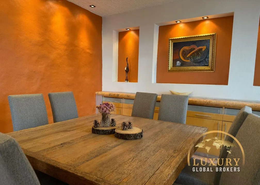 Foto 6 de Enorme Casa en Venta en Ciudad Bugambilias, Zapopan, Jalisco