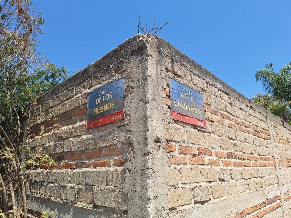 Terreno en venta en Calzada De Las Casuarinas, Jardines De La Calera , Tlajomulco De Zuñiga