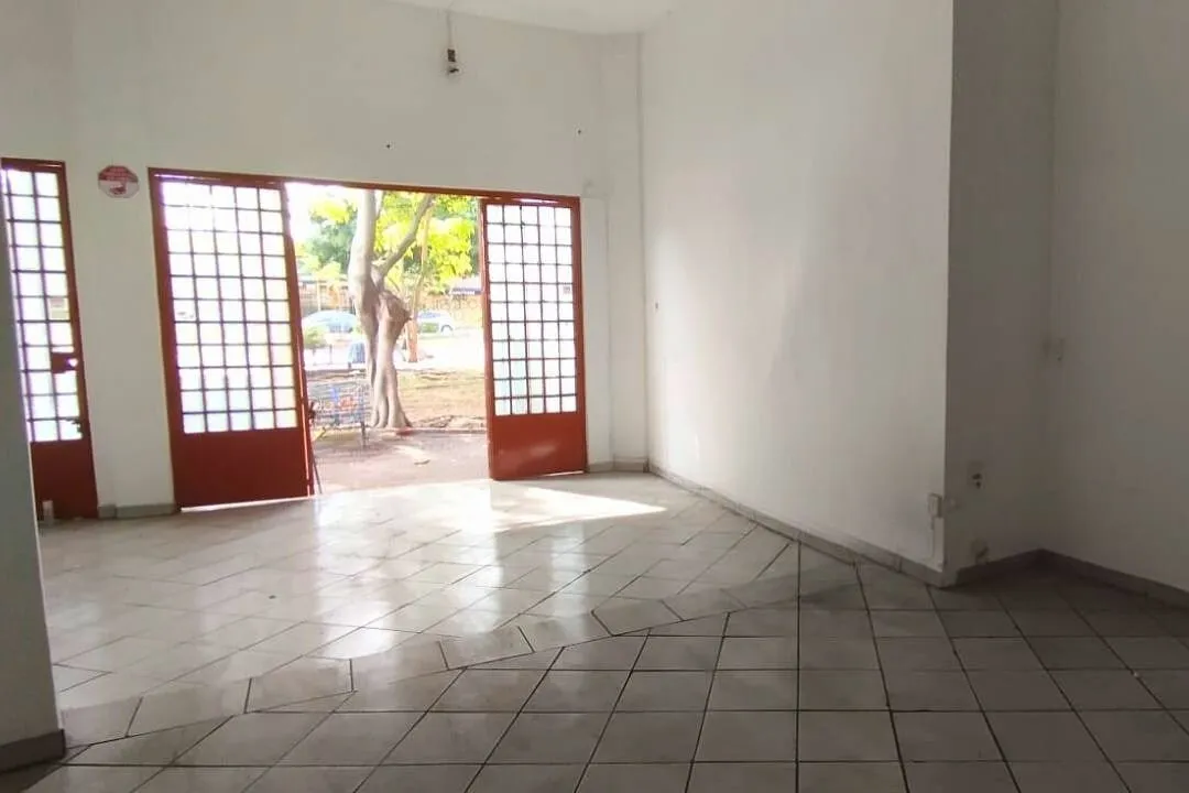 Foto 2 de Local en Venta en Av. La Paz, Colonia Americana