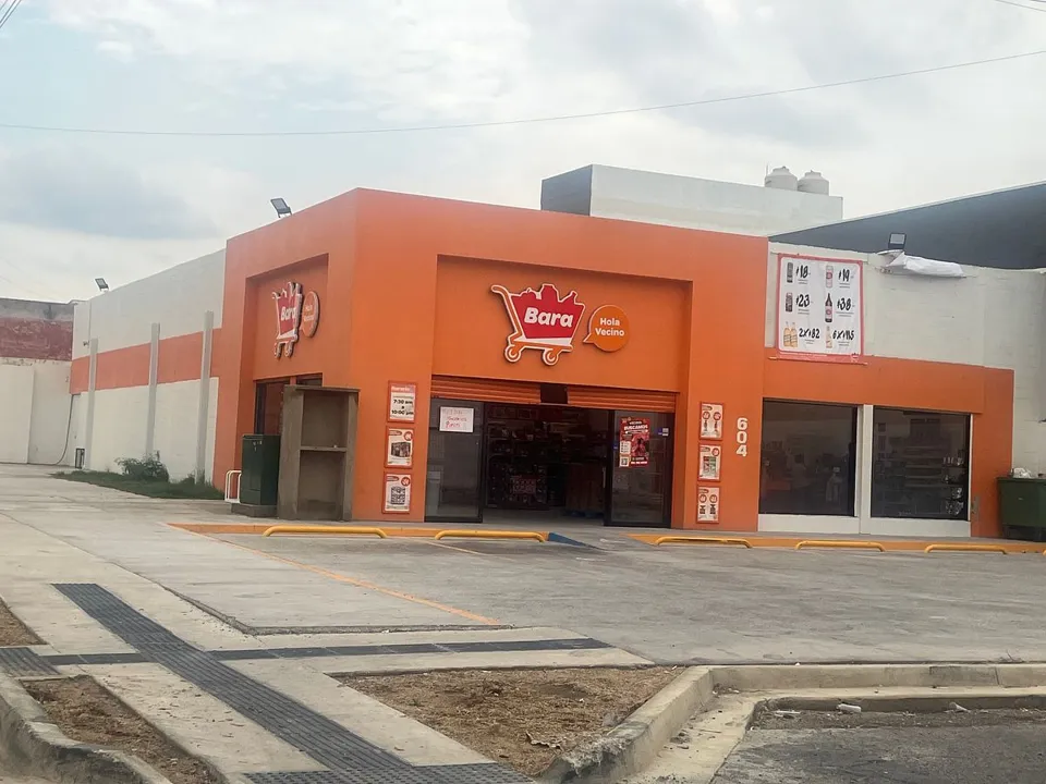 Atención Corporativos y Franquicias Esquina Comercial  200m² Frente a  Bara