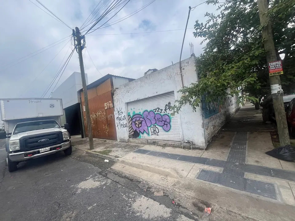 Foto 4 de Atención Corporativos y Franquicias Esquina Comercial  200m² Frente a  Bara