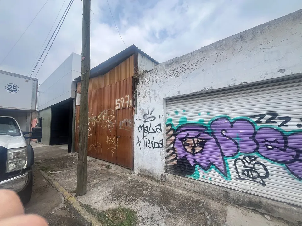 Foto 7 de Atención Corporativos y Franquicias Esquina Comercial  200m² Frente a  Bara