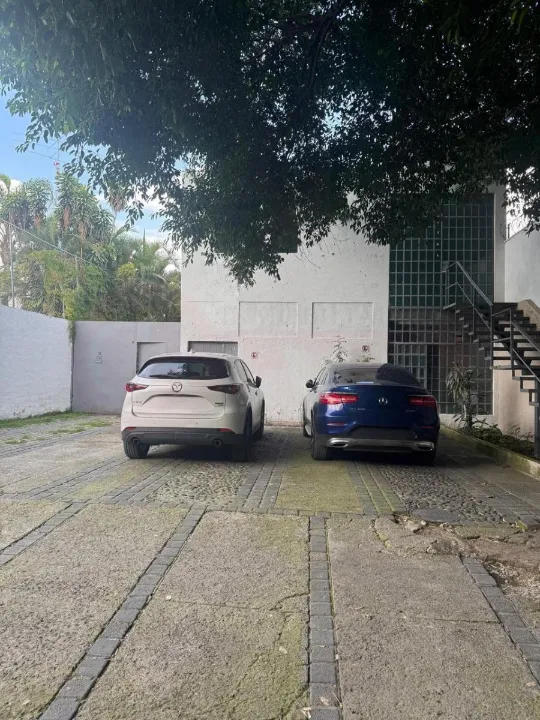 Terreno en venta en Calzada de los Fresnos, Granja, Zapopan