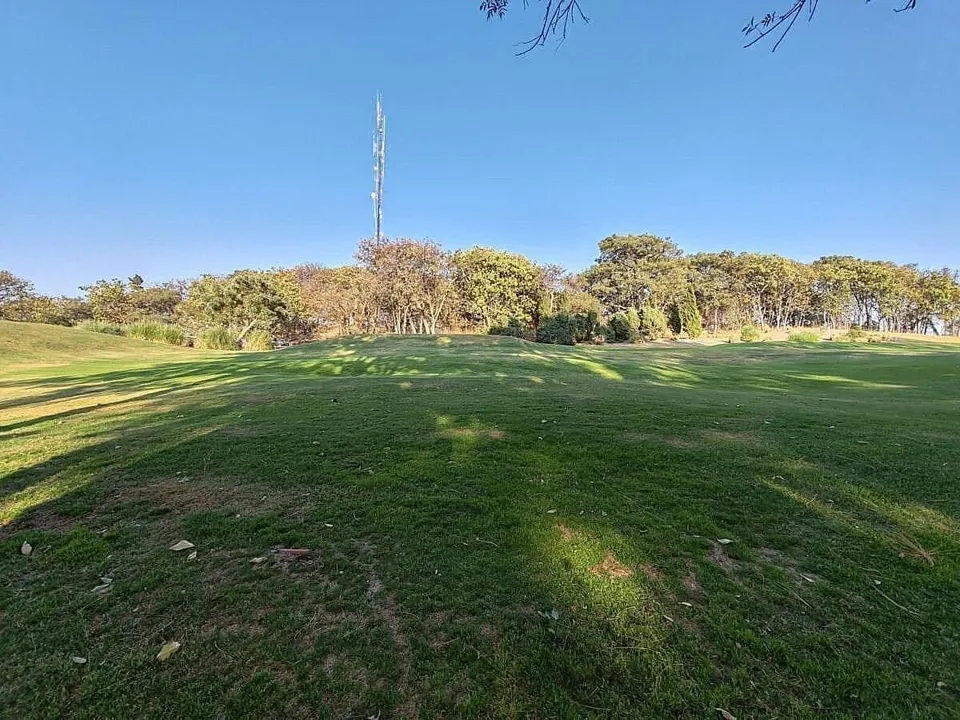 Foto 6 de EXCELENTE TERRENO PLANO QUE DA A CAMPO DE GOLF