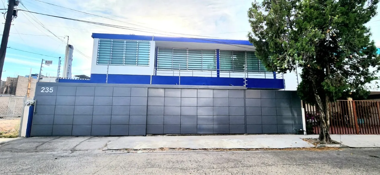 Casa en venta en Calle Fray Luis De Palacio, Ladron De Guevara, Guadalajara