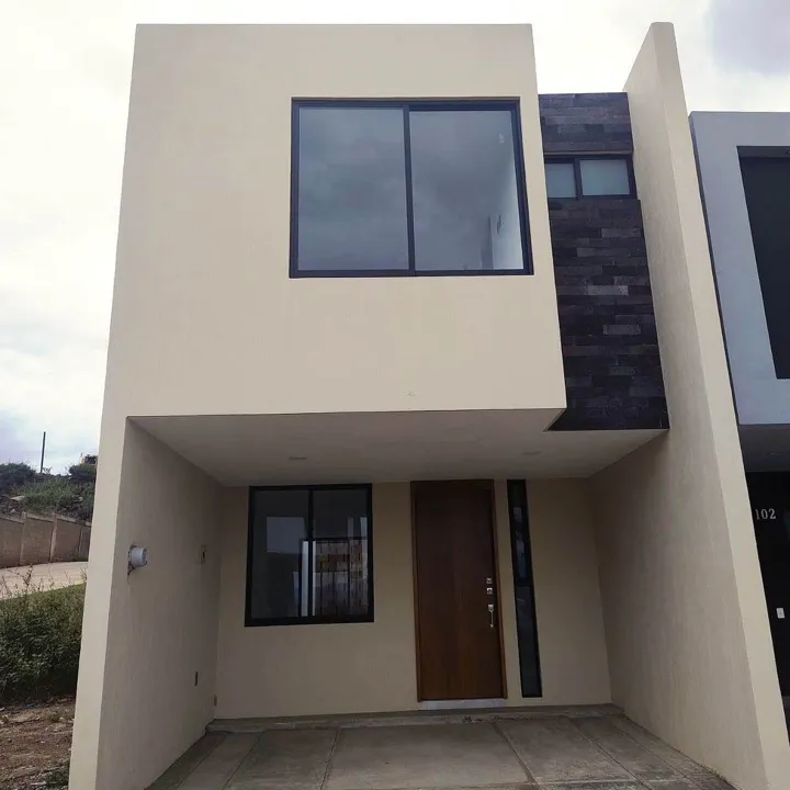ZIMALTÁ LATEMAR, CASA EN RENTA