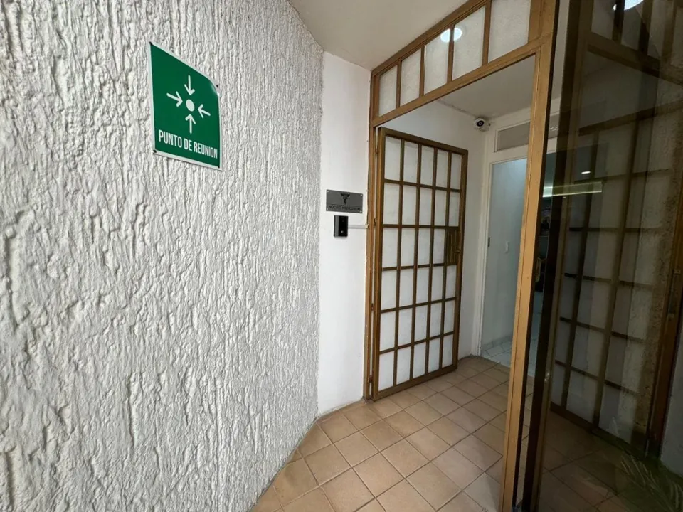 Foto 4 de CONSULTORIO AMUEBLADO EN EL CORAZÓN DE  PROVIDENCIA, CON SERVICIOS INCLUIDOS