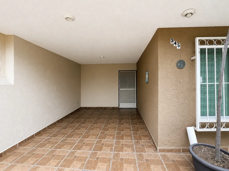 Foto 2 de Casa en Venta, Col. Jardines de Santa Isabel, Guadalajara, Jalisco