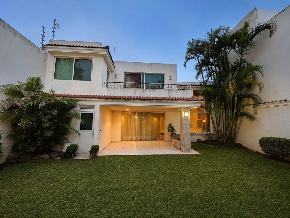 Foto 8 de Casa en Venta en Bugambilias - Circuito de las Flores Sur 2483