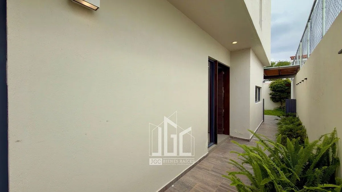 Foto 5 de CASA EN VENTA EN BOSQUES DE SANTA ANITA, COTO 4