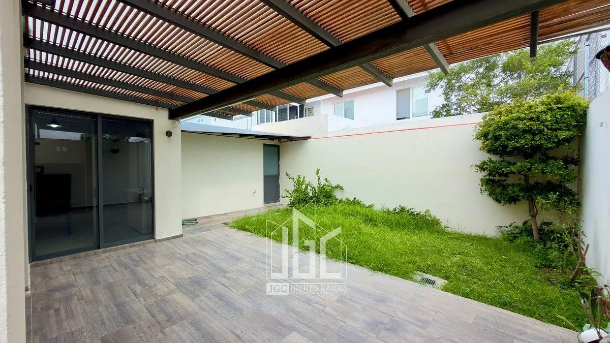 Foto 6 de CASA EN VENTA EN BOSQUES DE SANTA ANITA, COTO 4
