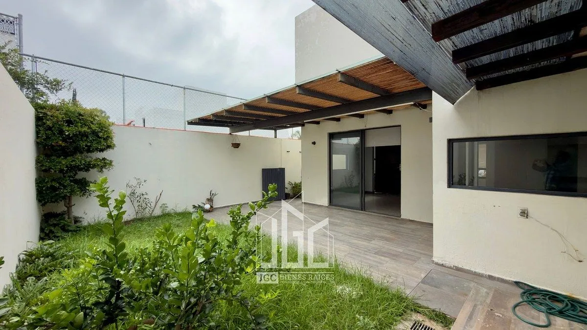 Foto 8 de CASA EN VENTA EN BOSQUES DE SANTA ANITA, COTO 4
