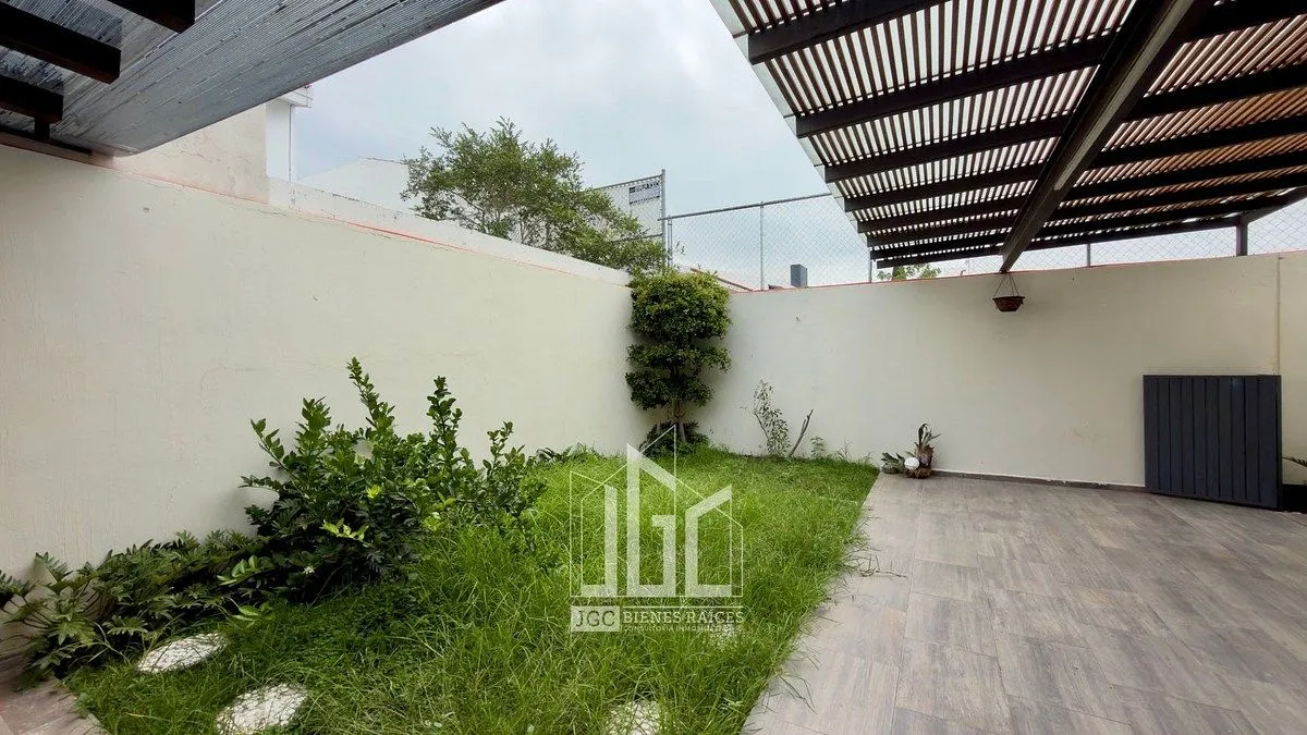 Foto 9 de CASA EN VENTA EN BOSQUES DE SANTA ANITA, COTO 4