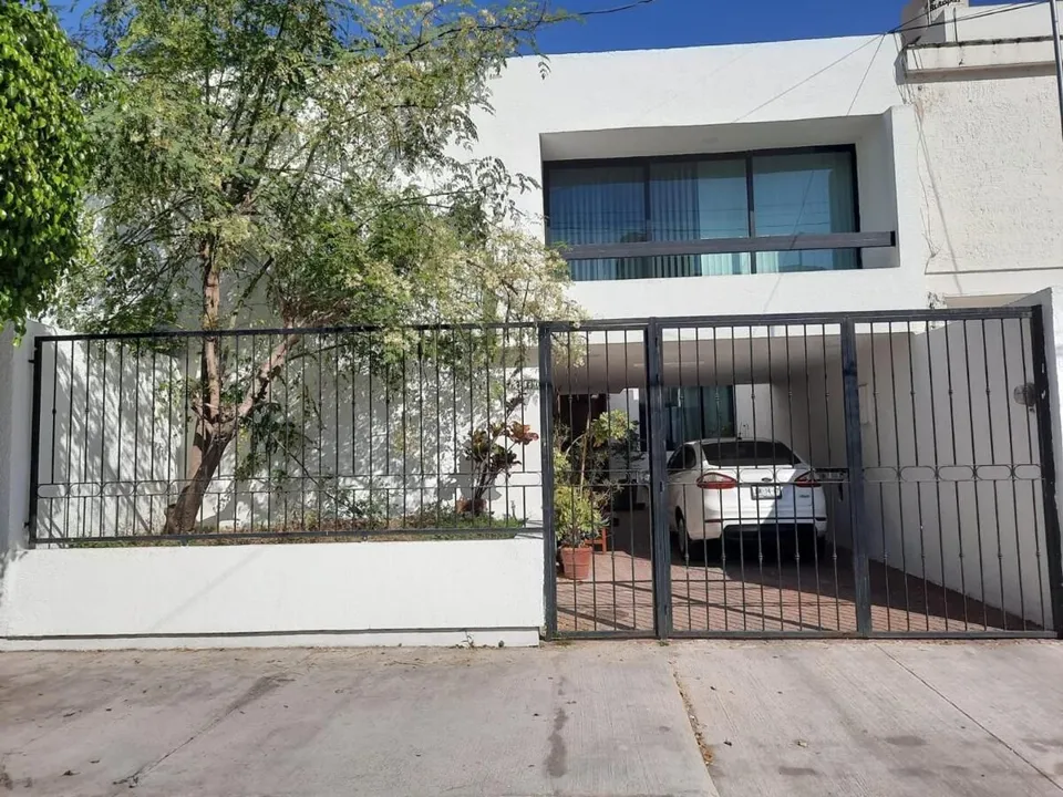 Casa en Venta, Col. Jardines de Guadalupe, Zapopan, Jalisco