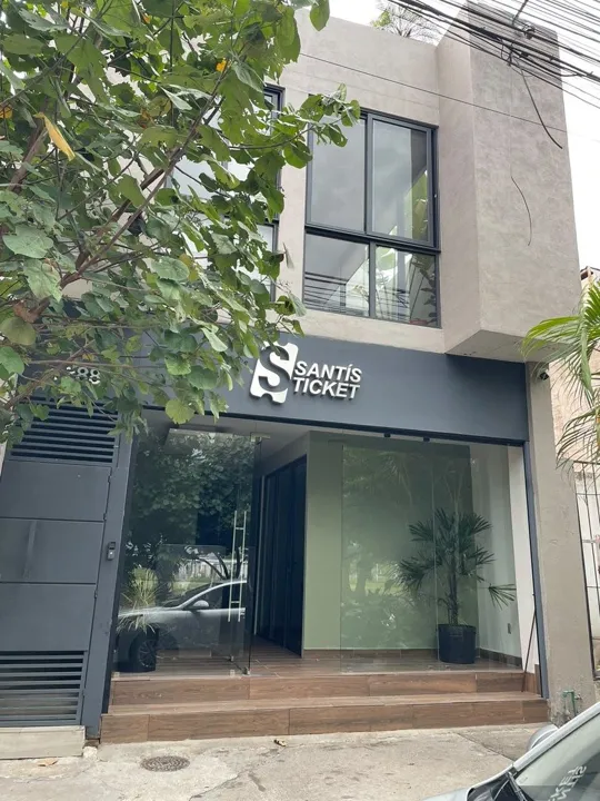 Oficina en renta cerca al Auditorio Telmex