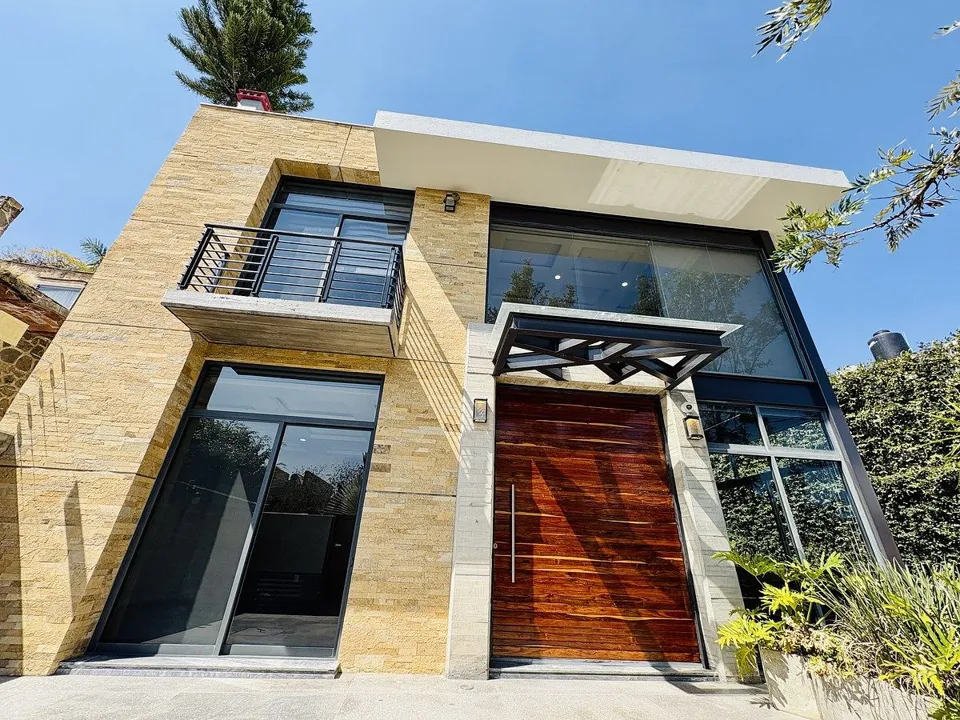 Residencia en Venta, El Palomar, Sección Jockey Club, Tlajomulco de Zúñiga, Jal