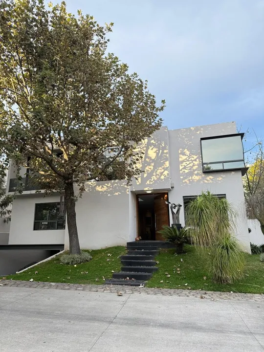 CASA EN VENTA RESERVA REAL