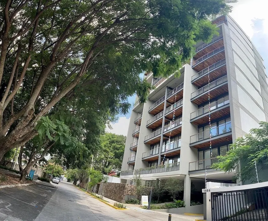 Departamento en venta en Country Club, Guadalajara | 2 recámaras con balcón.