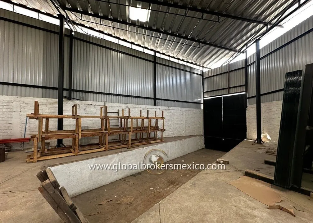 Foto 4 de Bodega Nueva en Venta, Santa María Tequepexpan, Tlaquepaque, Jalisco
