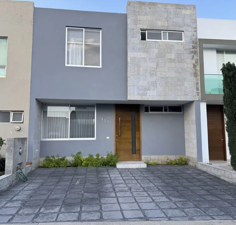 CASA EN VENTA CASA FUERTE TLAJOMULCO DE ZUÑIGA, JAL.