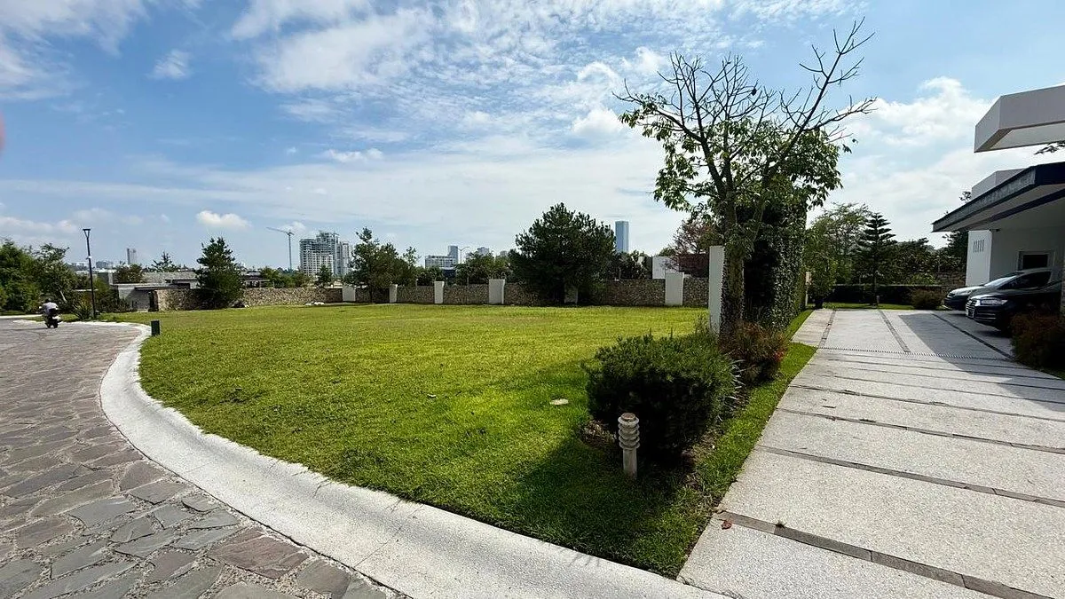 Foto 3 de Terreno en Bosques de las Lomas, Zona Diamante
