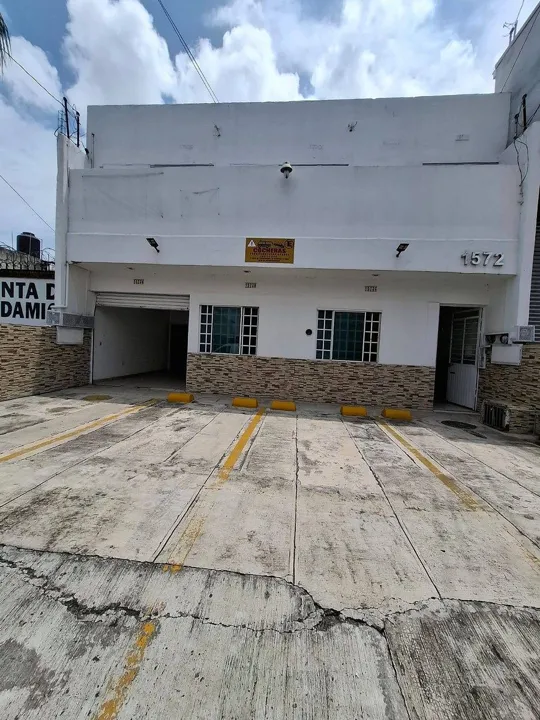 Edificio en venta en Avenida BASE AEREA (ES LA MISMA DE AVIACION), Zapopan