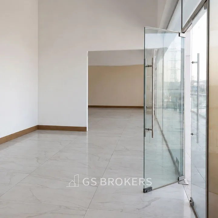 Foto 9 de Local Comercial 36 en Venta | Silver Center -Technology Park