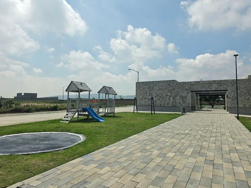 Foto 5 de Terreno en Venta en La Venta del Astillero, Zapopan | Huertos Urbanos Hábitat