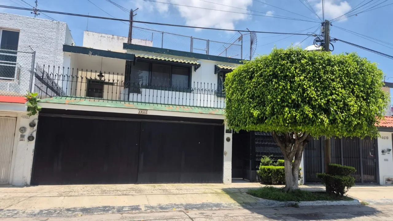 Casa en venta en Diplomáticos, Jardines de Guadalupe, Zapopan