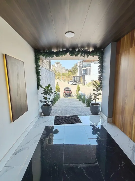 Foto 2 de SE VENDE INCREIBLE Y GRANDE CASA EN PAISAJES DEL TESORO