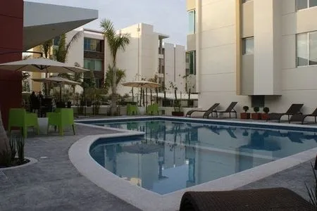 Departamento en renta en Calz de los Fresnos, Granja, Zapopan