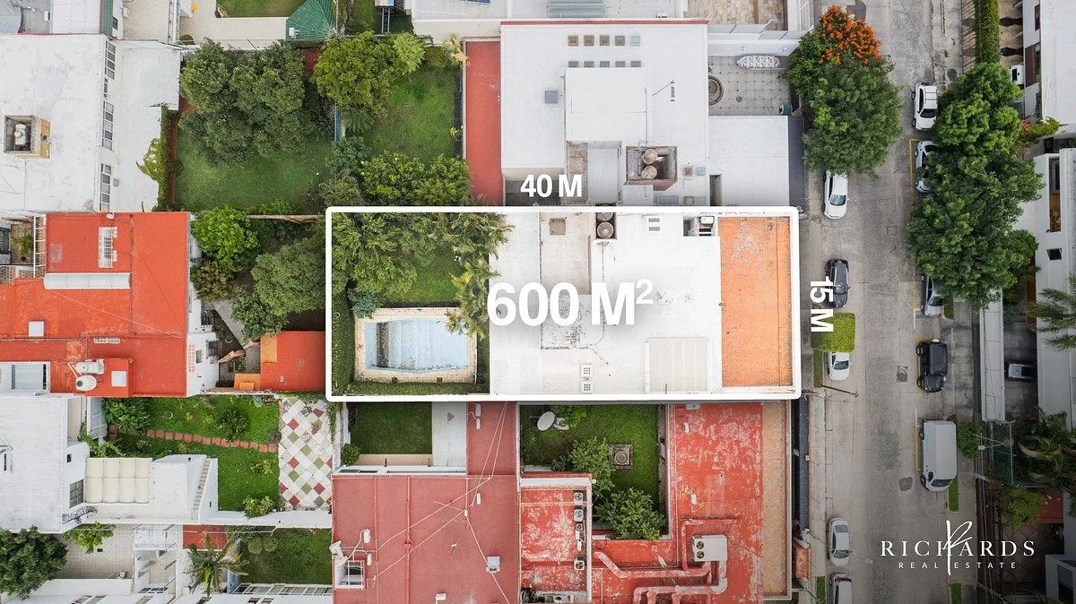 Foto 2 de CASA EN VENTA EN JARDINES DEL BOSQUE