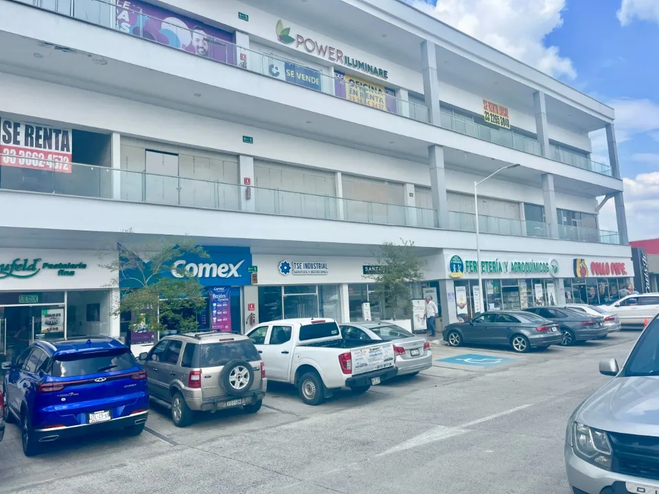 Foto 4 de Local Comercial en venta en SILVER PARK, San Juan De Ocotán, Zapopan
