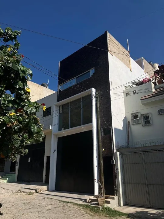 Bodega con Departamento y Oficina ubicada en Glorias Del Colli