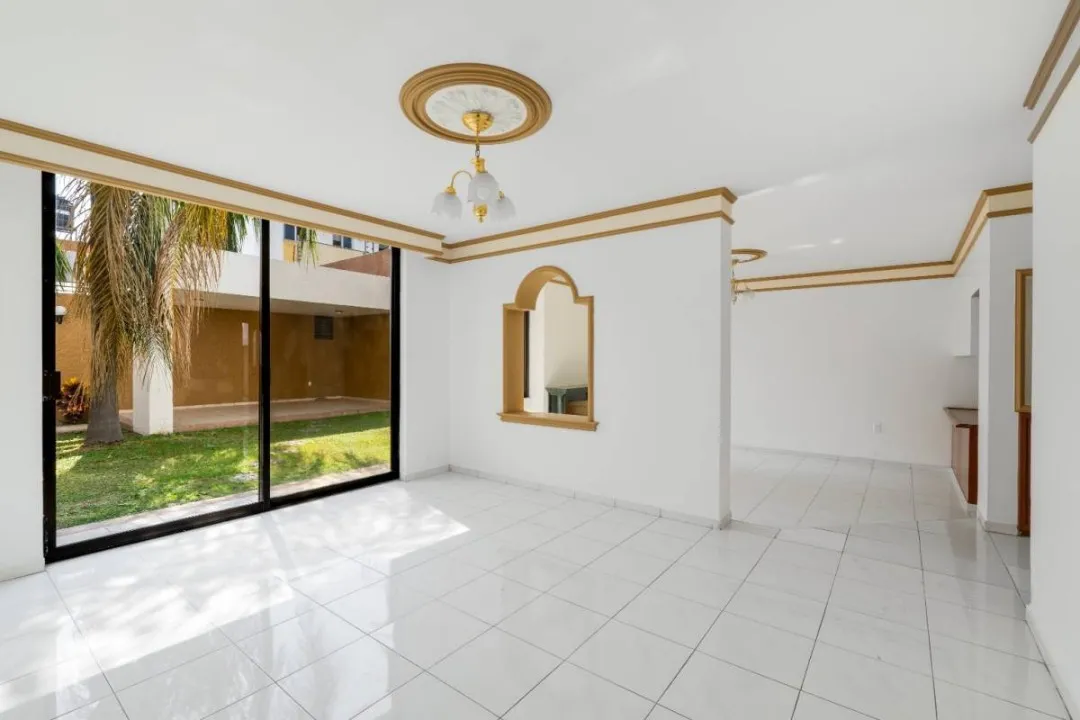 Foto 8 de Casa en venta en Calle Aldous Huxley, Jardines Universidad, Zapopan
