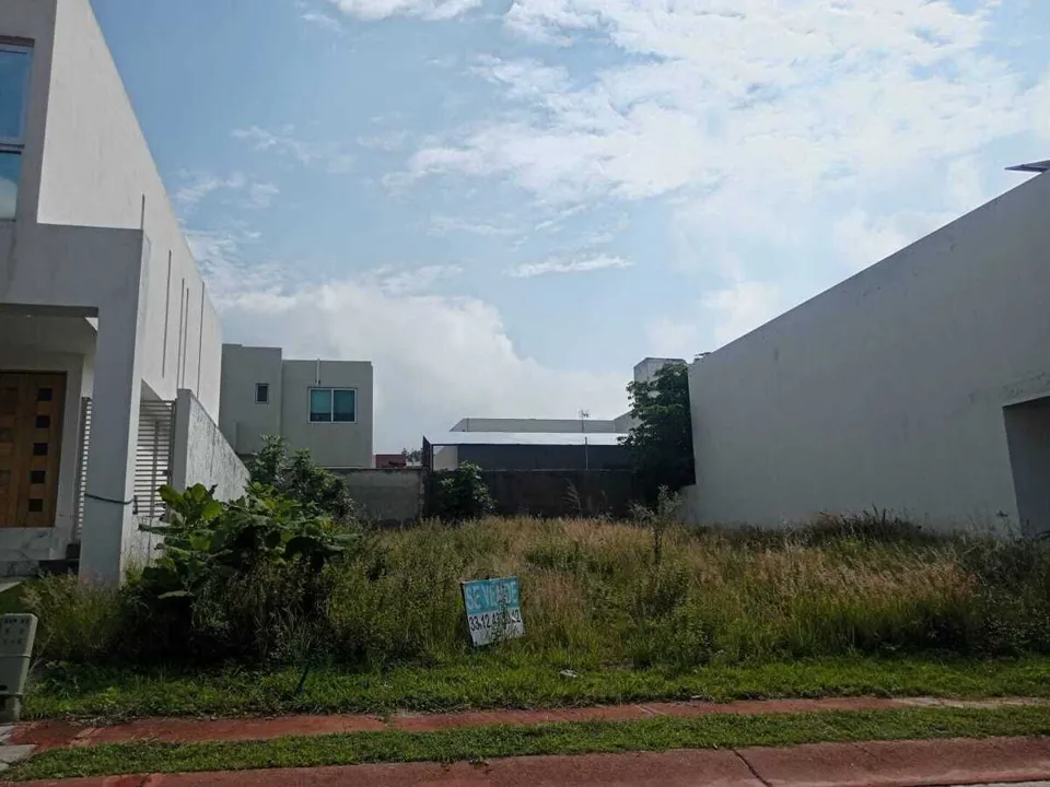 Terreno en Venta en La Rioja en El Sur de Gdl, Calle Galilea #386