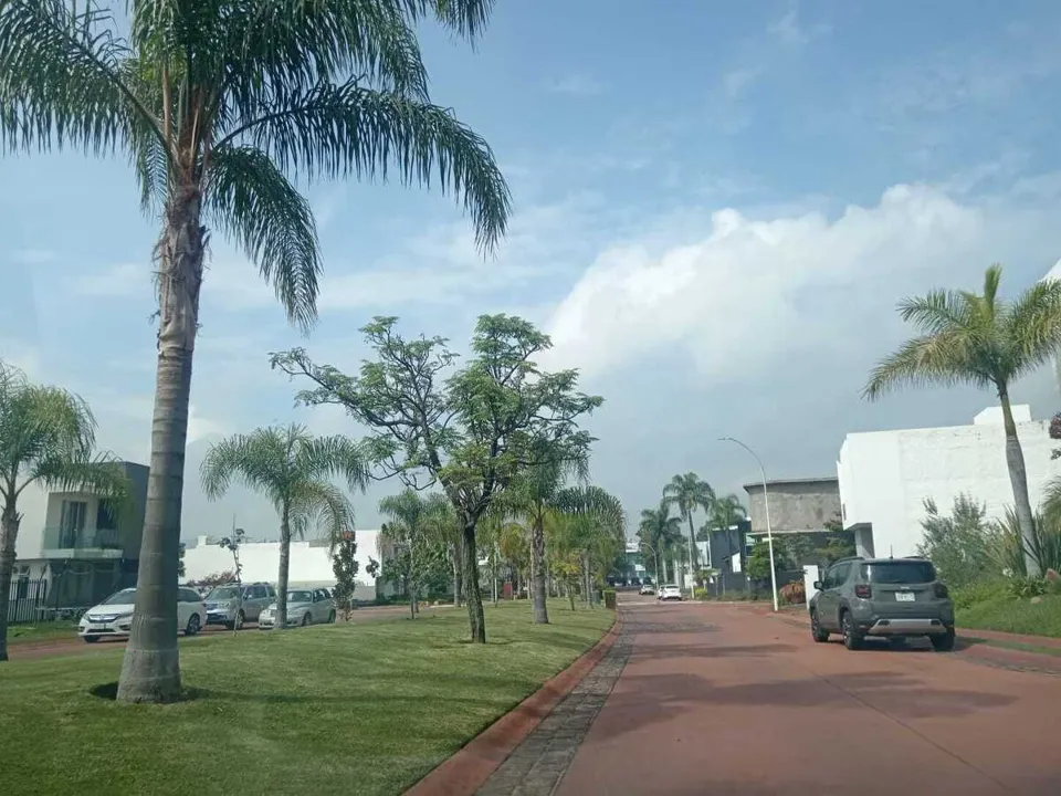Foto 3 de Terreno en Venta en La Rioja en El Sur de Gdl, Calle Galilea #386