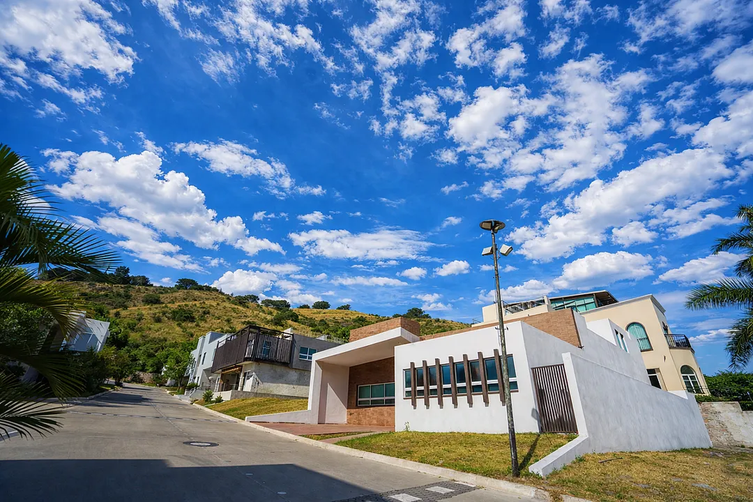 Casa en venta en Lago Nogal Tlajomulco | 4 recámaras y doble altura