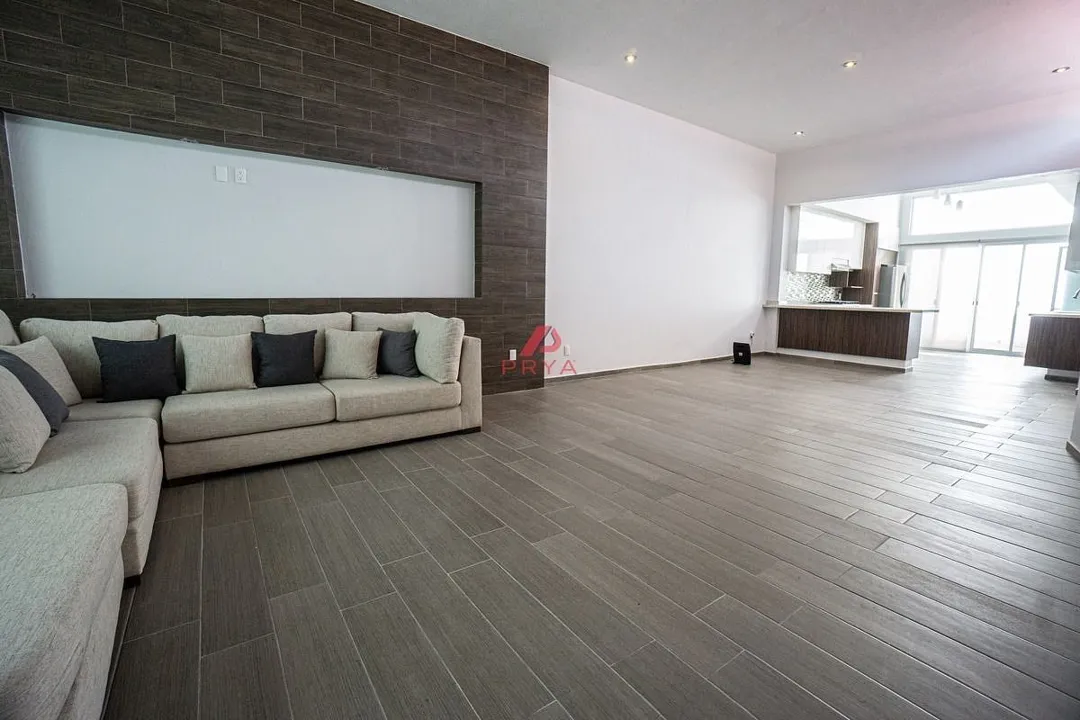 Foto 3 de Casa en venta en Lago Nogal Tlajomulco | 4 recámaras y doble altura