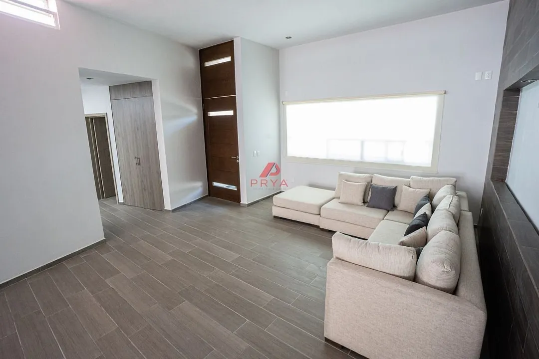 Foto 4 de Casa en venta en Lago Nogal Tlajomulco | 4 recámaras y doble altura