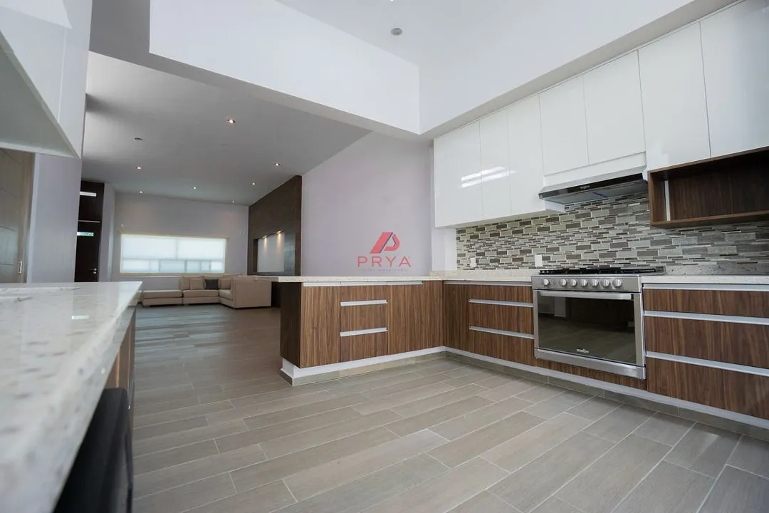 Foto 8 de Casa en venta en Lago Nogal Tlajomulco | 4 recámaras y doble altura