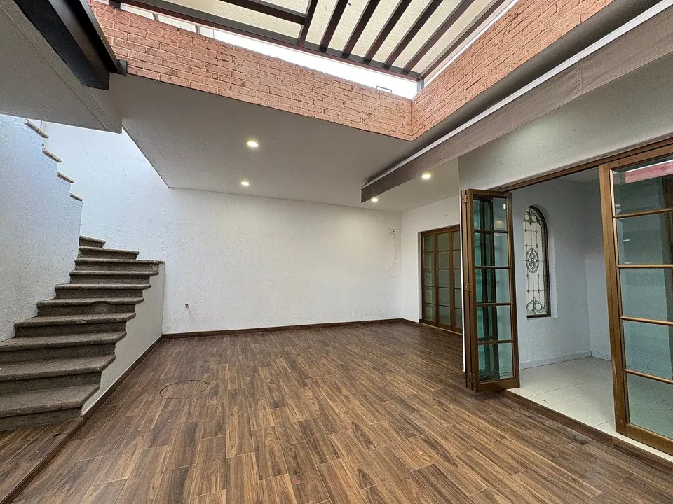 Foto 7 de Casa en renta en Virreyes, Zapopan | 3 recámaras, alberca y terraza